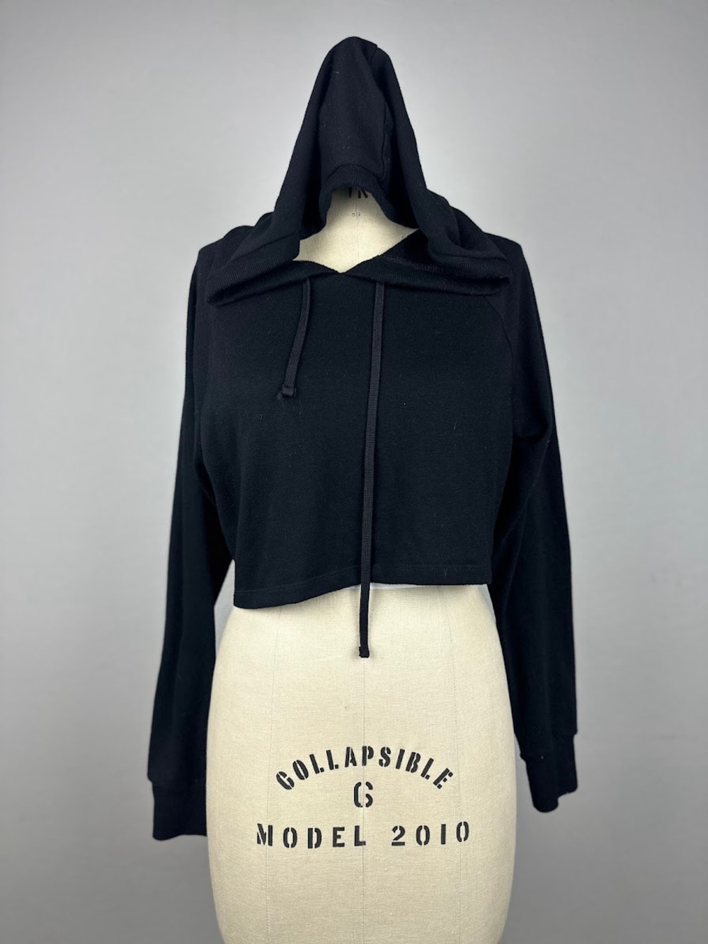 Forever 21 Cropped Hooded Sweatshirt Long Sleeve Black Size M